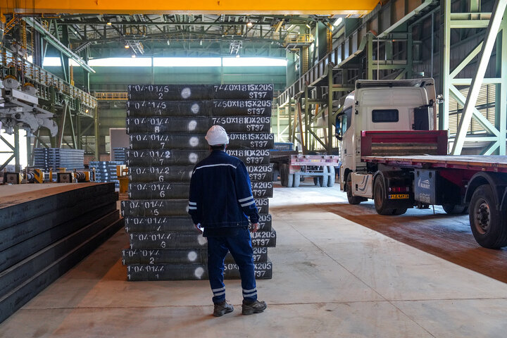 بازدید سید پرویز فتاح رئیس ستاد اجرایی فرمان امام از کارخانه فولاد جهان‌آٰرا اروند خرمشهر