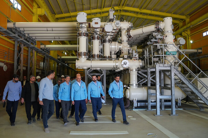 بازدید سید پرویز فتاح رئیس ستاد اجرایی فرمان امام از کارخانه فولاد جهان‌آٰرا اروند خرمشهر
