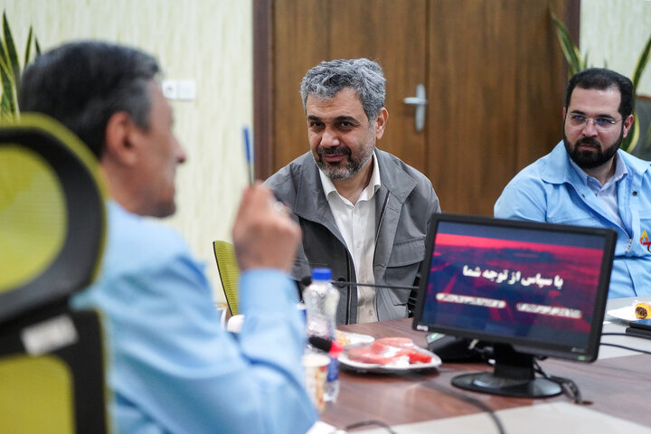 جلسه رئیس ستاد اجرایی فرمان امام با مدیران ارشد کارخانه فولاد جهان‌آٰرا اروند خرمشهر