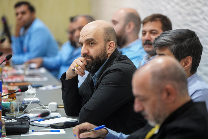 جلسه رئیس ستاد اجرایی فرمان امام با مدیران ارشد کارخانه فولاد جهان‌آٰرا اروند خرمشهر