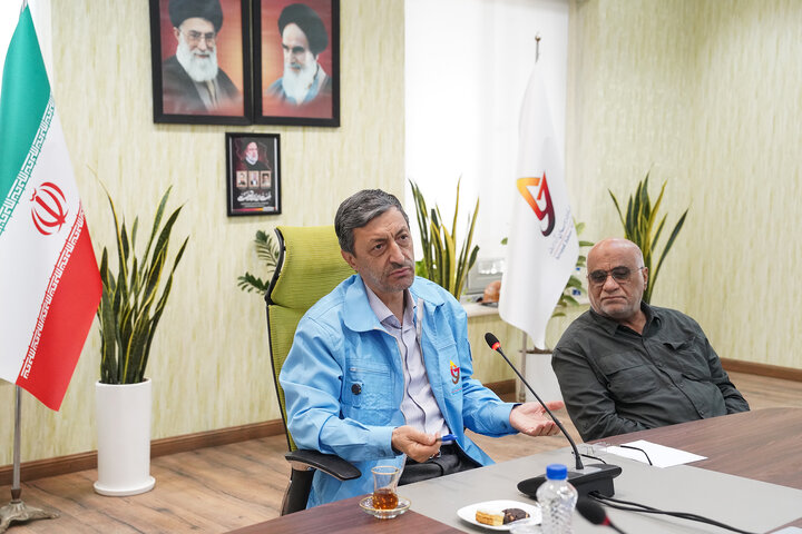 جلسه رئیس ستاد اجرایی فرمان امام با مدیران ارشد کارخانه فولاد جهان‌آٰرا اروند خرمشهر