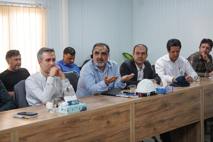 جلسه رئیس ستاد اجرایی فرمان امام با مدیران ارشد پروژه‌ کاغذ سبز خوزستان
