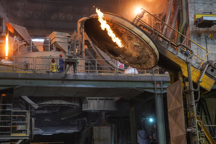 بازدید سید پرویز فتاح رئیس ستاد اجرایی فرمان امام از کارخانه فولاد جهان‌آٰرا اروند خرمشهر