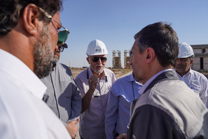 بازدید سید پرویز فتاح رئیس ستاد اجرایی فرمان امام از پروژه‌ کاغذ سبز خوزستان
