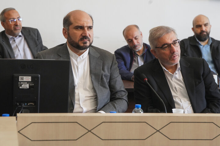 جلسه شورای معاونین و مدیران ستاد اجرایی فرمان امام در حرم امام رضا(ع)