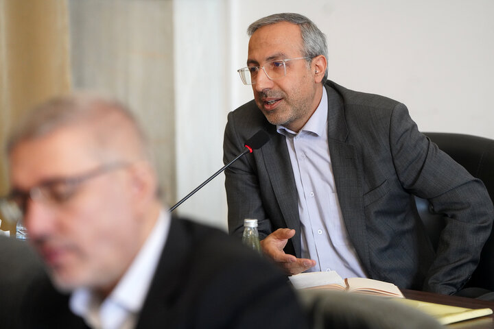 جلسه شورای معاونین و مدیران ستاد اجرایی فرمان امام در حرم امام رضا(ع)