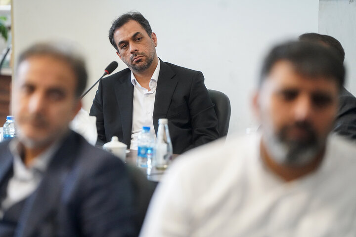 جلسه شورای معاونین و مدیران ستاد اجرایی فرمان امام در حرم امام رضا(ع)