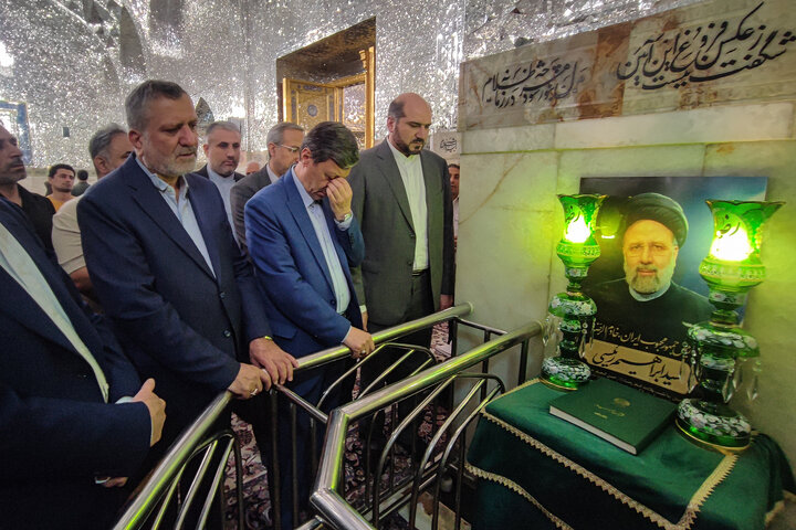 جلسه شورای معاونین و مدیران ستاد اجرایی فرمان امام در حرم امام رضا(ع)