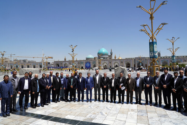 جلسه شورای معاونین و مدیران ستاد اجرایی فرمان امام در حرم امام رضا(ع)