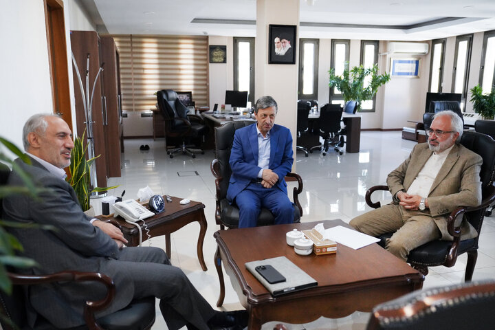 دیدار رئیس سازمان برنامه و بودجه کشور با رئیس ستاد اجرایی فرمان امام