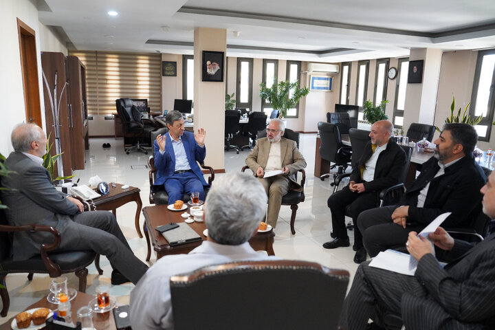 دیدار رئیس سازمان برنامه و بودجه کشور با رئیس ستاد اجرایی فرمان امام