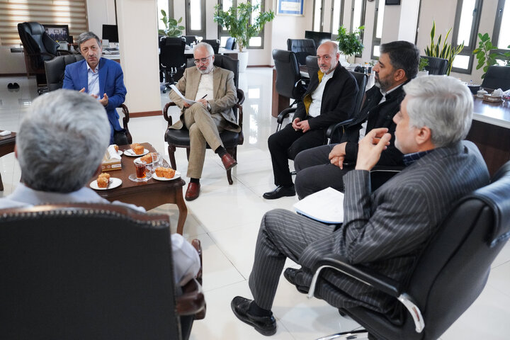 دیدار رئیس سازمان برنامه و بودجه کشور با رئیس ستاد اجرایی فرمان امام