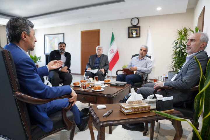 دیدار رئیس سازمان برنامه و بودجه کشور با رئیس ستاد اجرایی فرمان امام