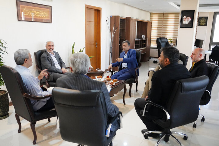 دیدار رئیس سازمان برنامه و بودجه کشور با رئیس ستاد اجرایی فرمان امام