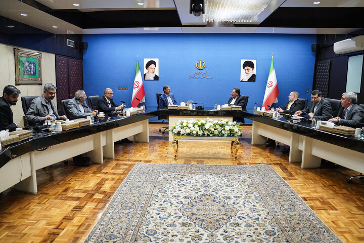 دیدار رئیس ستاد اجرایی فرمان امام با وزیر صنعت، معدن و تجارت