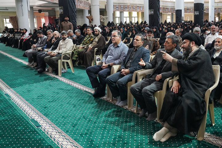 سخنرانی رئیس ستاد اجرایی فرمان امام در مراسم گرامیداشت شهدای خدمت در زنجان 