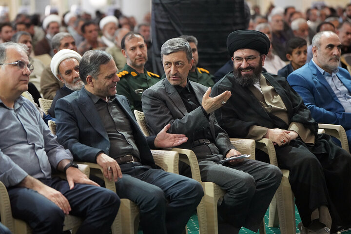 سخنرانی رئیس ستاد اجرایی فرمان امام در مراسم گرامیداشت شهدای خدمت در زنجان 