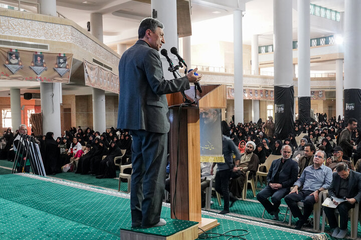 سخنرانی رئیس ستاد اجرایی فرمان امام در مراسم گرامیداشت شهدای خدمت در زنجان 