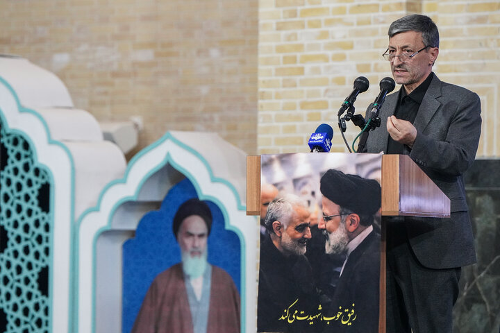 سخنرانی رئیس ستاد اجرایی فرمان امام در مراسم گرامیداشت شهدای خدمت در زنجان 