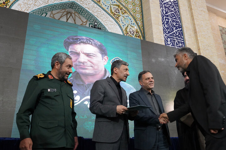 سخنرانی رئیس ستاد اجرایی فرمان امام در مراسم گرامیداشت شهدای خدمت در زنجان 