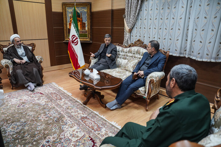 دیدار سید پرویز فتاح رئیس ستاد اجرایی فرمان امام با سید محسن صادقی استاندار زنجان  