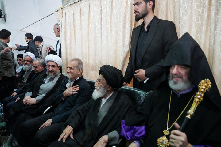 حضور رئیس ستاد اجرایی فرمان امام در مراسم گرامیداشت شهدای خدمت در تبریز