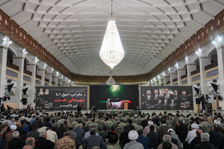 حضور رئیس ستاد اجرایی فرمان امام در مراسم گرامیداشت شهدای خدمت در تبریز