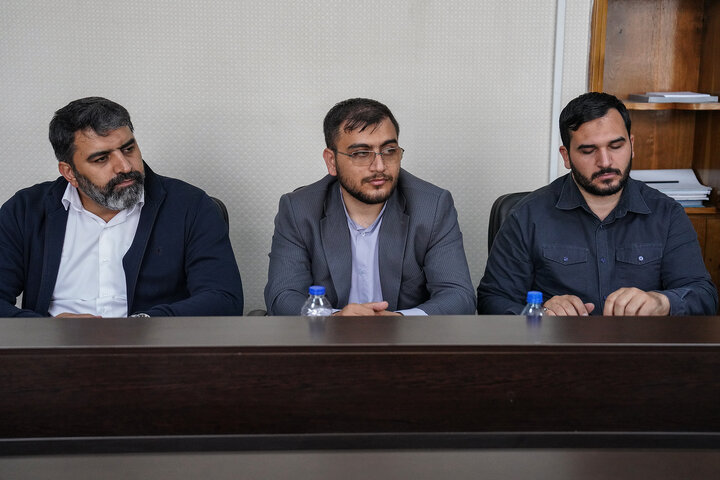 جلسه سید پرویز فتاح رئیس ستاد اجرایی فرمان امام با مدیران ستاد اجرایی فرمان امام در استان آذربایجان غربی