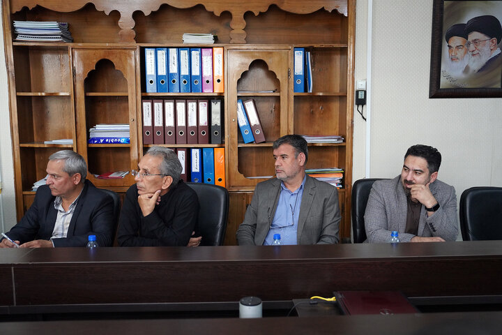 جلسه سید پرویز فتاح رئیس ستاد اجرایی فرمان امام با مدیران ستاد اجرایی فرمان امام در استان آذربایجان غربی