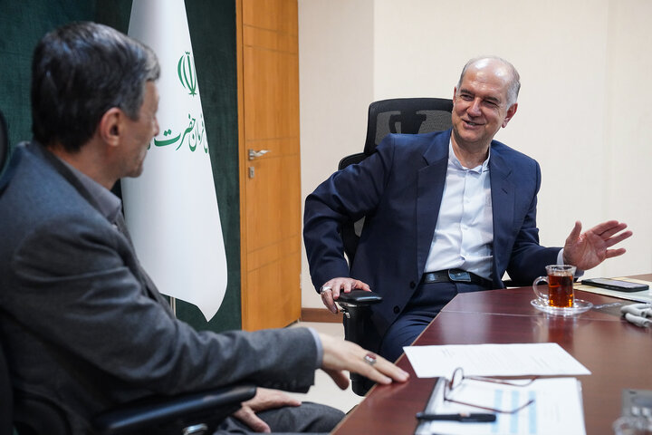 دیدار رستگار یوسفی نماینده مردم پاوه در مجلس شورای اسلامی با رئیس ستاد اجرایی فرمان امام