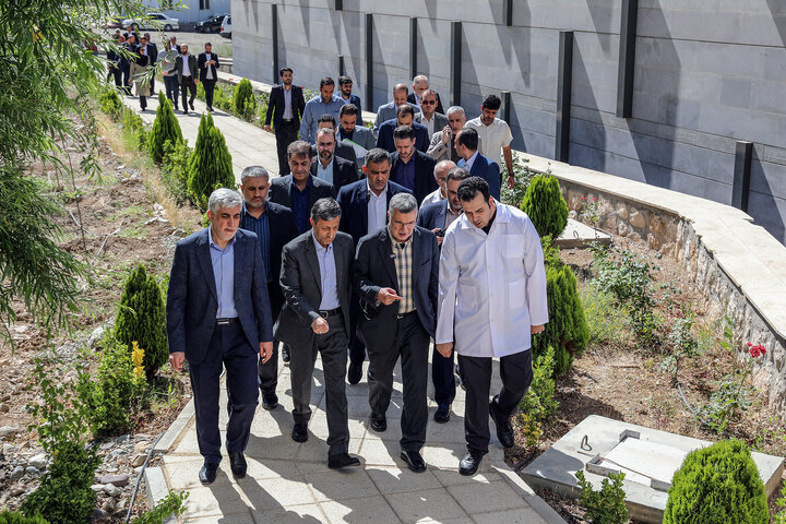 آیین رونمایی از ٢٣ محصول دارویی جدید در گروه سلامت و دارویی برکت