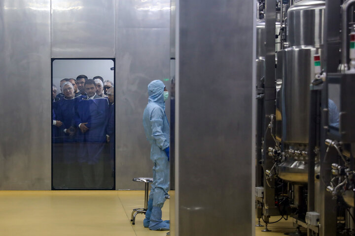 آیین رونمایی از ٢٣ محصول دارویی جدید در گروه سلامت و دارویی برکت