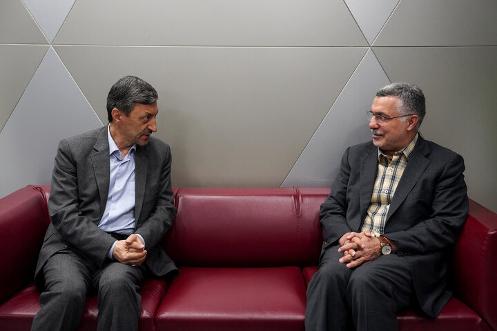 آیین رونمایی از ٢٣ محصول دارویی جدید در گروه سلامت و دارویی برکت