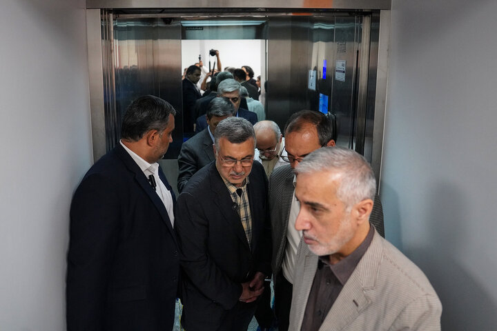 آیین رونمایی از ٢٣ محصول دارویی جدید در گروه سلامت و دارویی برکت