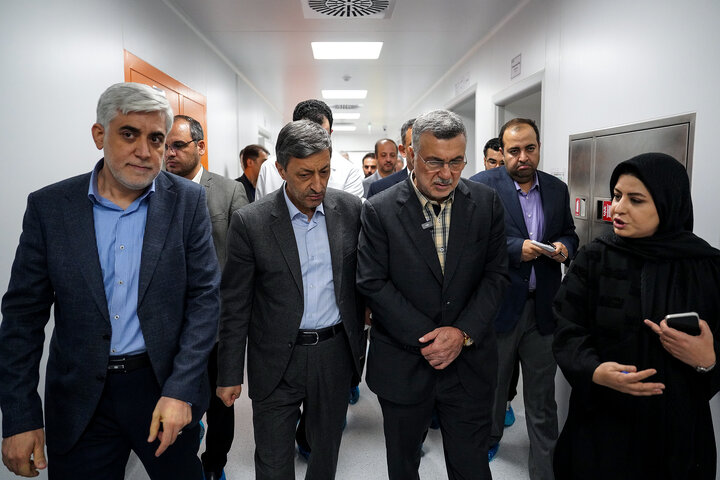 آیین رونمایی از ٢٣ محصول دارویی جدید در گروه سلامت و دارویی برکت