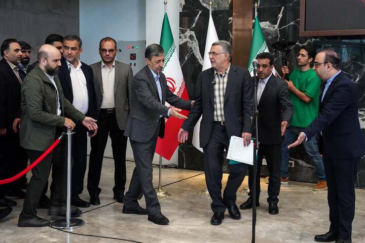 آیین رونمایی از ٢٣ محصول دارویی جدید در گروه سلامت و دارویی برکت