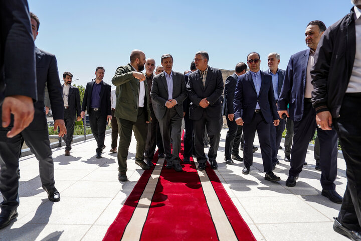 آیین رونمایی از ٢٣ محصول دارویی جدید در گروه سلامت و دارویی برکت