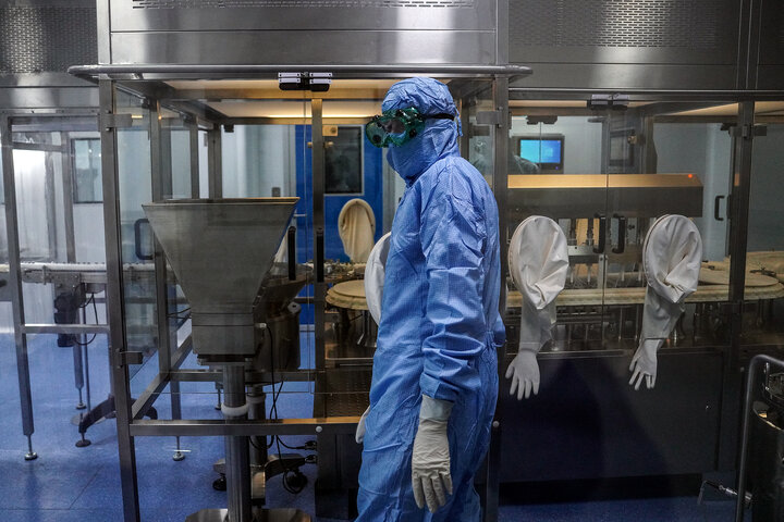 آیین رونمایی از ٢٣ محصول دارویی جدید در گروه سلامت و دارویی برکت