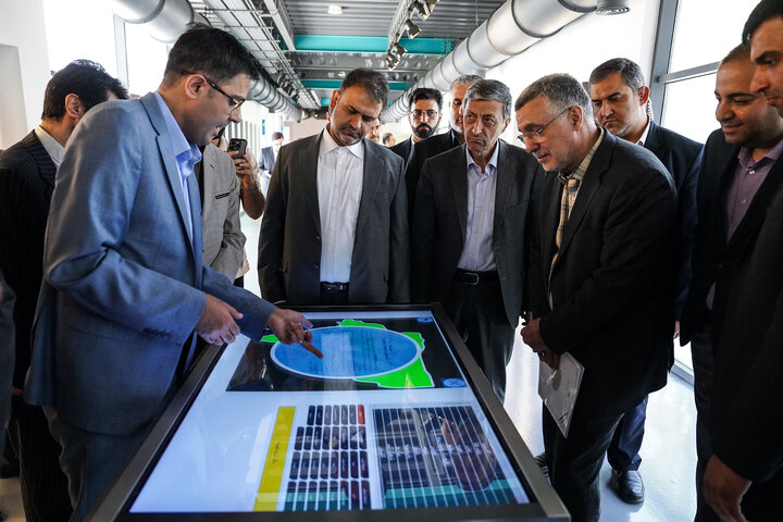 بازدید رئیس ستاد اجرایی فرمان امام و وزیر بهداشت از باغ موزه گیاهان دارویی