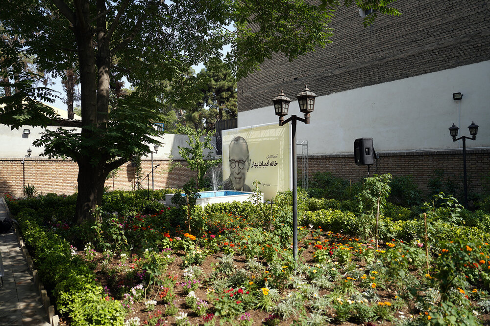 ویدئو/ آیین گشایش "خانه ادبیات بهار" با حضور رئیس ستاد اجرایی فرمان امام