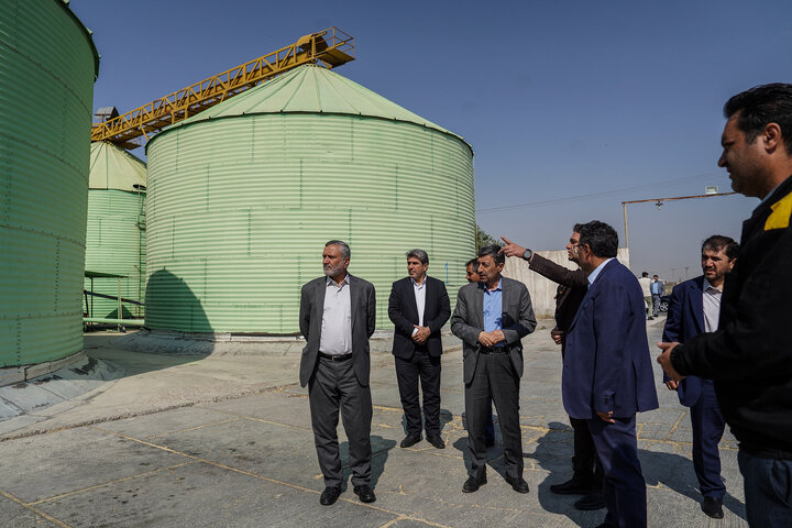 بازدید رئیس ستاد اجرایی فرمان امام از مجتمع‌های شرکت زرین کشت پایدار