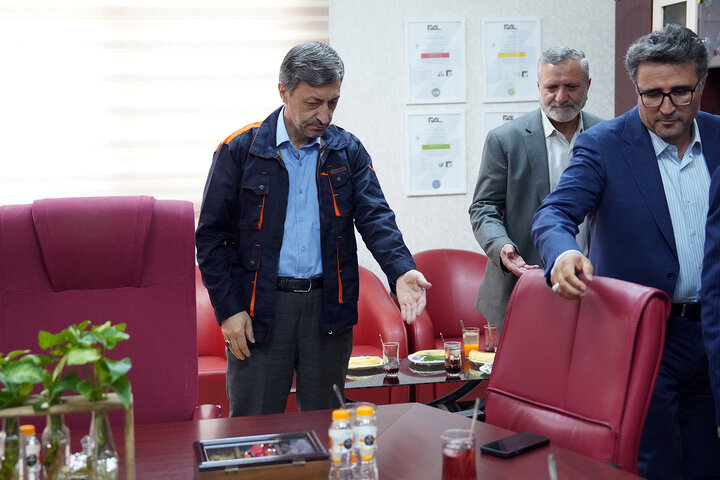 بازدید رئیس ستاد اجرایی فرمان امام از مجتمع‌های شرکت زرین کشت پایدار