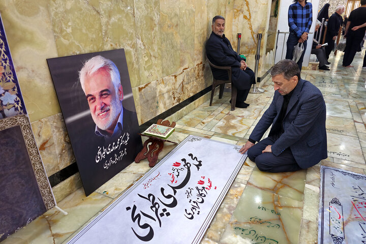 حضور رئیس ستاد اجرایی فرمان امام بر مزار شهدای حملات رژیم صهیونیستی