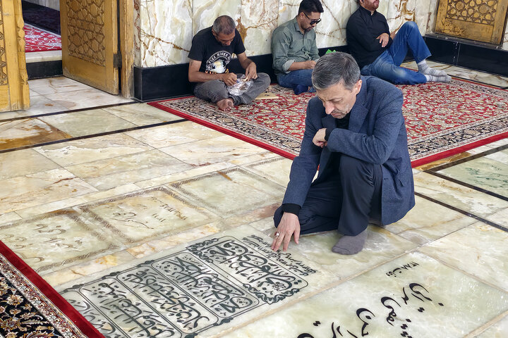 حضور رئیس ستاد اجرایی فرمان امام بر مزار شهدای حملات رژیم صهیونیستی