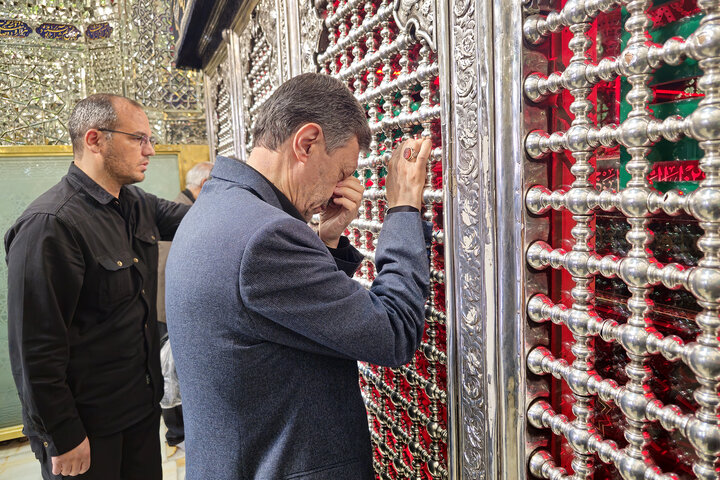 حضور رئیس ستاد اجرایی فرمان امام بر مزار شهدای حملات رژیم صهیونیستی