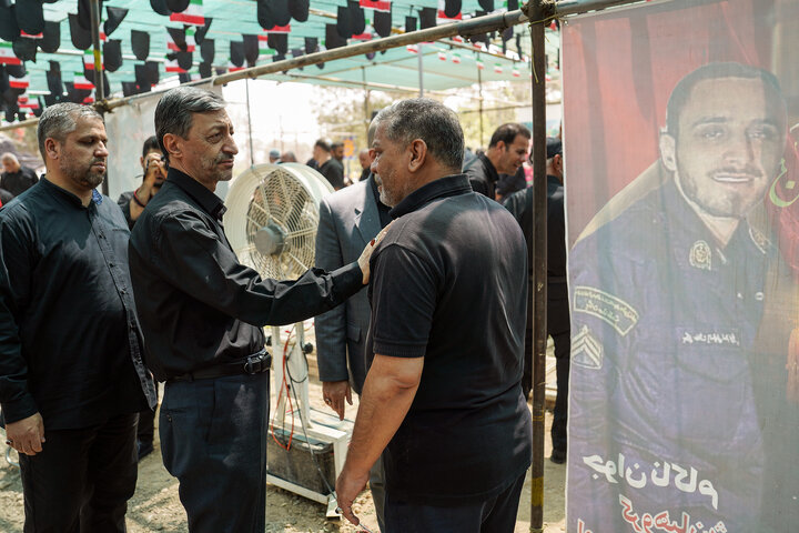 حضور رئیس ستاد اجرایی فرمان امام بر مزار شهدای حملات رژیم صهیونیستی