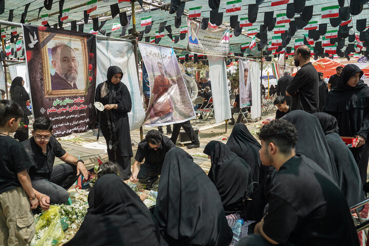 حضور رئیس ستاد اجرایی فرمان امام بر مزار شهدای حملات رژیم صهیونیستی