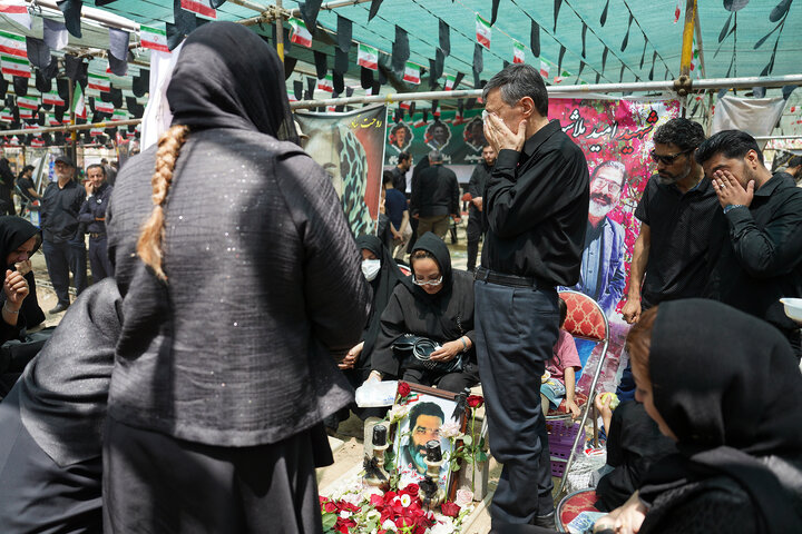 حضور رئیس ستاد اجرایی فرمان امام بر مزار شهدای حملات رژیم صهیونیستی