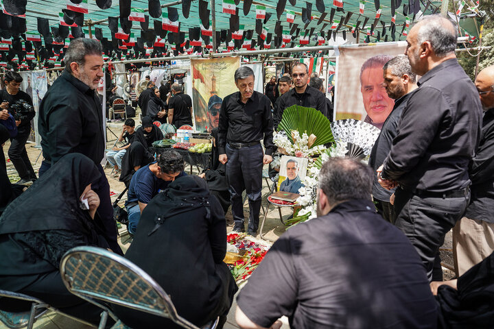 حضور رئیس ستاد اجرایی فرمان امام بر مزار شهدای حملات رژیم صهیونیستی