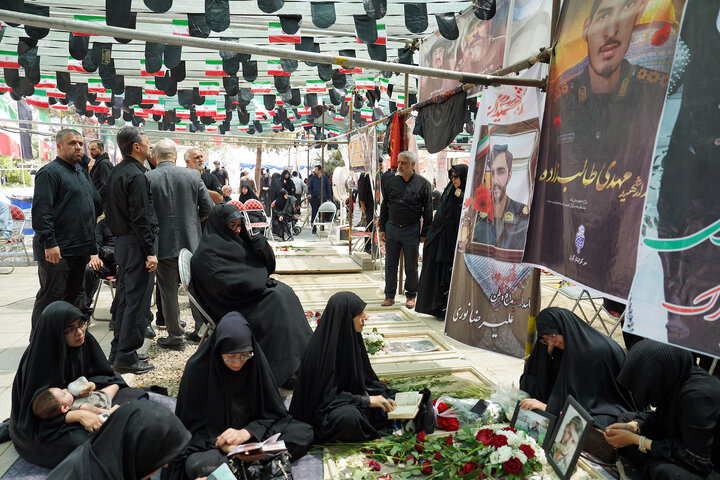 حضور رئیس ستاد اجرایی فرمان امام بر مزار شهدای حملات رژیم صهیونیستی